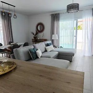 Villa Magnolia, Callao Salvaje